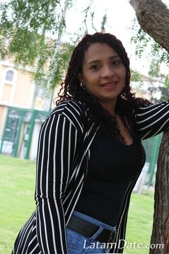 Lina Profile image 2