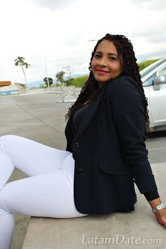 Lina Profile image 3